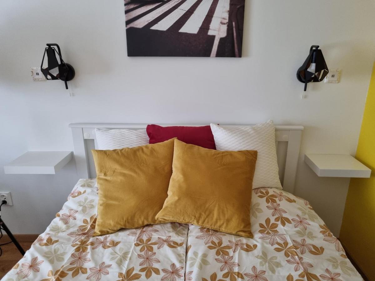 Flora Apartman Lägenhet Szeged Exteriör bild