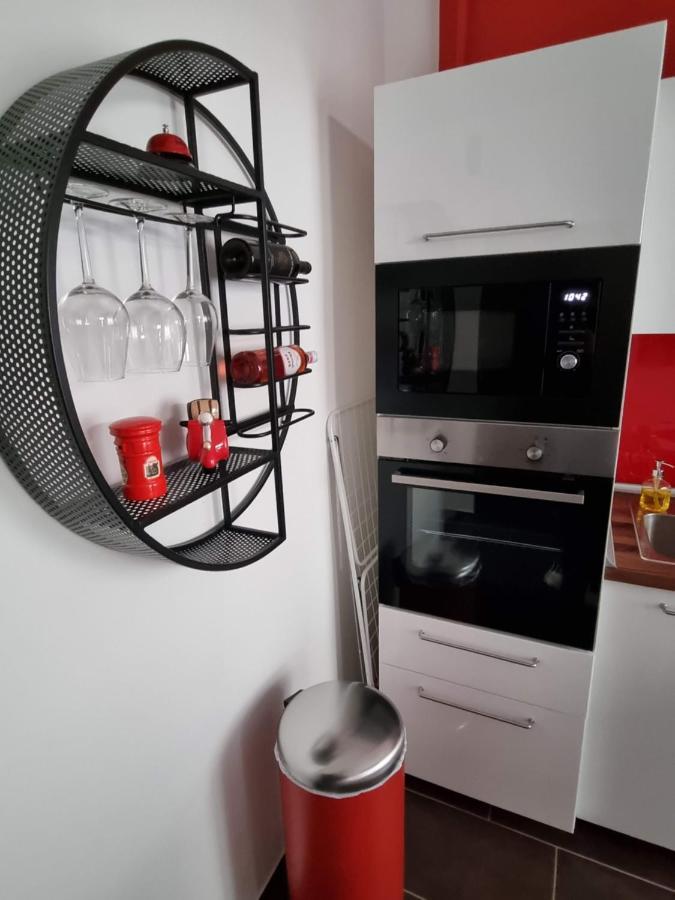 Flora Apartman Lägenhet Szeged Exteriör bild
