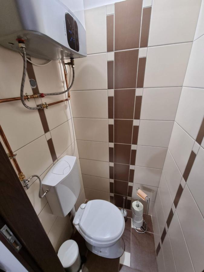 Flora Apartman Lägenhet Szeged Exteriör bild